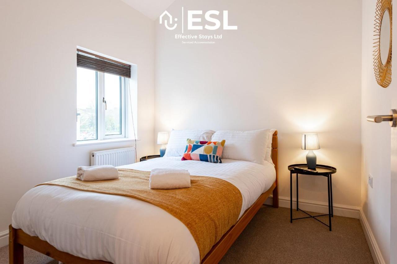 2 Bedroom Terrace Cottage, Parking, 5 Minutes Drive To Royal Shrewsbury Hospital Kültér fotó
