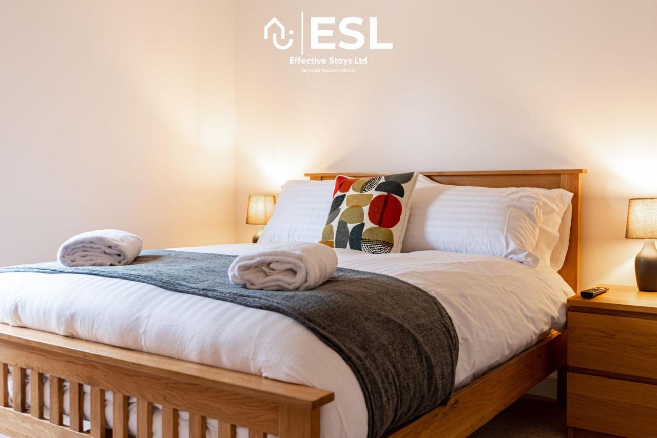 2 Bedroom Terrace Cottage, Parking, 5 Minutes Drive To Royal Shrewsbury Hospital Kültér fotó