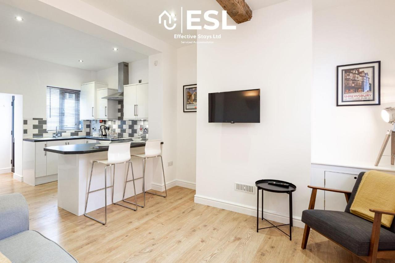 2 Bedroom Terrace Cottage, Parking, 5 Minutes Drive To Royal Shrewsbury Hospital Kültér fotó
