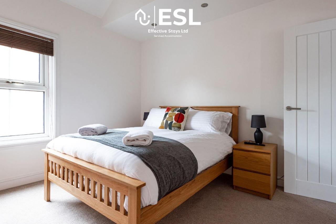 2 Bedroom Terrace Cottage, Parking, 5 Minutes Drive To Royal Shrewsbury Hospital Kültér fotó